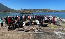 Bodrum'da deniz ve kıyılardan 2 ton atık toplandı