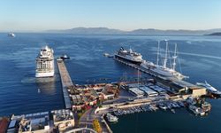 Kuşadası'na 1 günde 5 kruvaziyer gemisiyle yaklaşık 5 bin kişi geldi