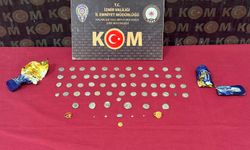 Tarihi eserleri krem ve diş macunu tüplerinde yurt dışına çıkarmaya çalışan kişi yakalandı
