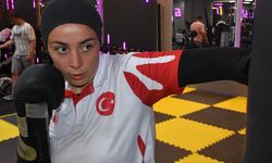Afyon Çayırbağ'da yaşayan ve zayıflamak için muaythaiye başlayan Selver Aktürk, Milli Takım'a kadar yükseldi