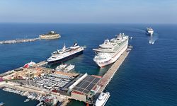 Ege Port Limanı'na 4 kruvaziyerle 7 bin 427 turist geldi