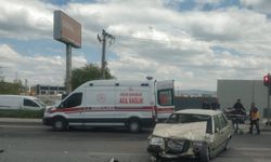 Afyonkarahisar'da iki otomobil çarpıştı: 4 yaralı !