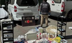 İzmir'de vücut geliştirme ilaçlarını kaçak üreten 1 kişi tutuklandı