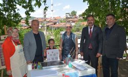 Demirci'de kursiyerler sergi düzenledi