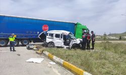 Uşak ve Afyon arasında trafik kazası: 1 kişi hayatını kaybetti