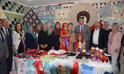 Banaz'da halk eğitim kursiyerleri sergi düzenledi