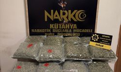 Kütahya'da bir kamyonda 15 kilo 840 gram esrar bulundu, sürücü tutuklandı !