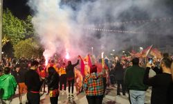 Galatasaray'ın 5 yıldız alması nedeniyle Uşak'ta uzun araç konvoyları oluştu