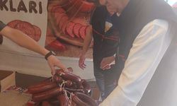 Uşak'ın işlek yeri Ata Park'taki bit pazarındaki denetimde bazı gıda ürünlerine el kondu