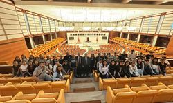 Recep Dinç Ortaokulu öğrencileri Uşak Milletvekillerini ziyaret etti