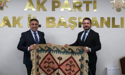 AK Parti Uşak İl ve İlçe Teşkilatları, Okur'un katılımıyla istişare toplantısı yaptı