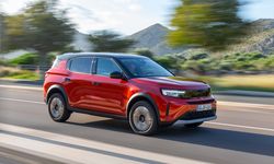 Uşak'ta sıfır kilometre satılan Opel Frontra'nın Hybrit ve Elektrikli modellerine özel kredi