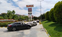Uşak'ta çamurlanan otomobiller yıkama alanında kuyruk oluşturdu