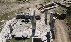 Lagina Hekate Kutsal Alanı'ndaki sokak mimarisine göre yer alan dükkanlar bulunmaya başlandı