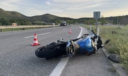 Kütahya'da motosiklet bariyere çarptı, sürücü öldü!