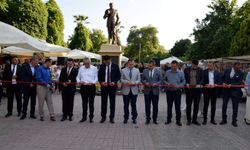Turgutlu'da halk eğitim merkezi kursiyerleri eserlerini sergiledi
