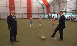 Uşak'ta Çetin Ceviz Futbol Turnuvası'nda yarı final maçı oynandı