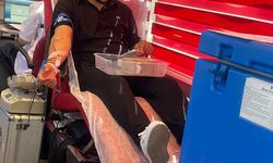 Uşak Eğitim ve Araştırma Hastanesi'nde kan bağışlayanlara termos hediye ediliyor
