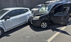 Turgutlu'da 4 aracın karıştığı zincirleme kazada 7 kişi yaralandı