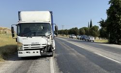 İzmir'de kamyonet iki motosiklete çarptı; 1ölü, 1 yaralı!
