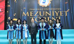 Pamukkale Üniversitesi mezuniyet töreni düzenledi