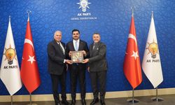 İAOSB yönetimi Eyyüp Kadir İnan'ı makamında ziyaret etti