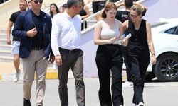 Ferdi Zeyrek'in kızını YKS sınavına CHP Genel Başkanı Özel götürdü