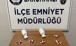 Saruhanlı'da otomobillerinde yasaklı madde bulunun 2 kişi tutuklandı!