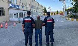 Uşak'ın Ulubey ilçesi Avgan köyünde tefecilik suçundan gözaltına alınan 3 kişiden 1'i tutuklandı
