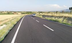 Uşak ve Karahallı arasındaki yolun Yoncalı'ya kadar olan kısmı kaymak gibi asfalt oldu!