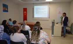 Uşak Eğitim ve Araştırma Hastanesi'nde hasta yakınlarıyla iletişim eğitimi verildi