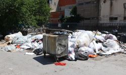 İzmir'de toplanmayan mobilya atıklarına tepki