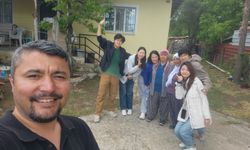 Denizlili tercüman, kazası geçiren Çinli turistleri evinde ağırladı