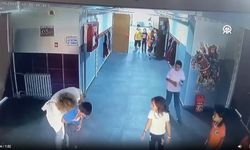 Mehmet Sadık Boz İlkokulu'nda boğazına kraker kaçan öğrenciyi, öğretmeni Heimlich manevrası  ile kurtardı!