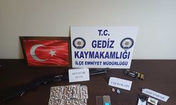 Gediz'de zahir tacirliği yapan 4 kişiden 2'si tutuklandı