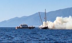 Bodrum'da seyir halindeki tekne yanarak battı !