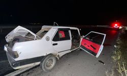 Efeler'de duvara ve başka bir araca çarpan otomobilin sürücüsü İbrahim Korkut hayatını kaybetti