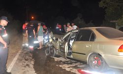 İzmir'de iki otomobilin karıştığı kazada 4 kişi yaralandı!