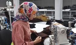 Sinanpaşa Taşoluk'ta kurulan tekstil fabrikasında 50 kadın istihdam ediliyor