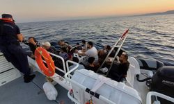 İzmir açıklarında 81 düzensiz göçmen yakalandı
