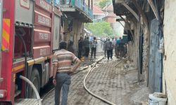 Afyonkarahisar'da ahşap evdeki yangın söndürüldü
