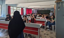 Uşak'taki lise öğrencilerine internetteki tehlikeden korunmak için eğitim