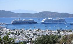 Bodrum'a iki kruvaziyerle 3 bin 308 turist geldi