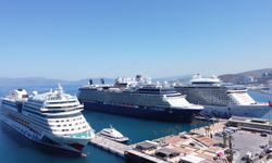 Kruvaziyer ile Kuşadası'na 9 bin 350 turist geldi