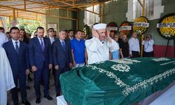 Balıkesir'deki depremde hayatını kaybeden kişi İzmir'de defnedildi