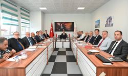 Uşak'taki okullarda güçlendirme çalışmaları ve taşımalı eğitim gibi önemli konular görüşüldü
