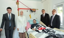 Vali Yiğitbaşı, 16 yıldır yatağa bağlı Zafer Altınışık'ı ziyaret etti