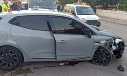 Afyonkarahisar'da otomobil kazaya karıştı 4 kişi yaralandı.