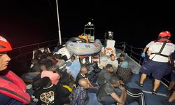 Muğla açıklarında 35 düzensiz göçmen kurtarıldı