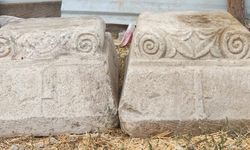 Kütahya'da Bizans dönemine ait 4 mermer sütun başlığı ele geçirildi